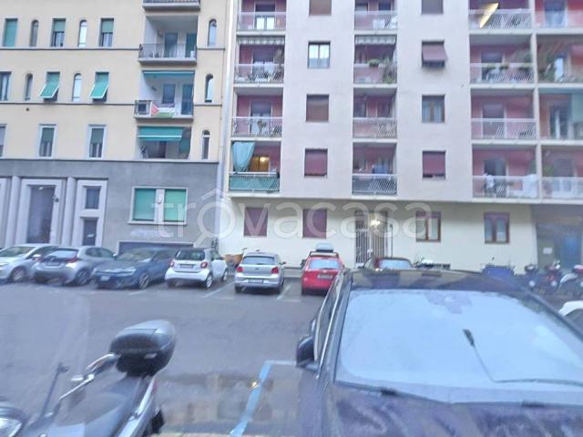 Appartamento in affitto a Milano via Lepontina, parzialmente arredato, ascensore, centrale TrovaCasa