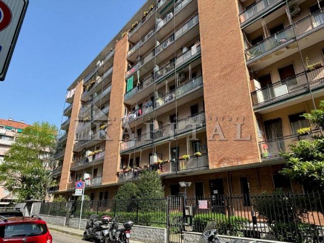 Appartamento in affitto a Milano via Linda Malnati, 5, arredato, riscaldamento centralizzato, ristrutturato TrovaCasa