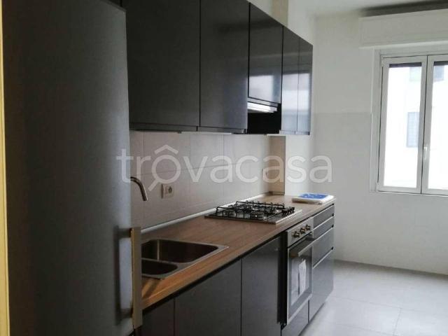 Appartamento in affitto a Milano via Luigi Canonica, 74, parzialmente arredato, ristrutturato, balcone TrovaCasa