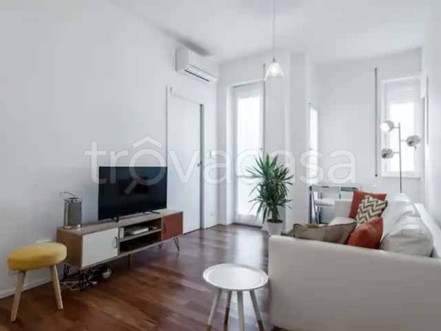 Appartamento in affitto a Milano via Luigi Canonica, arredato, terrazzo, ascensore TrovaCasa