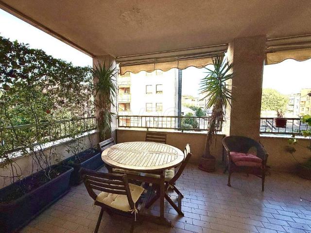 Appartamento in affitto a Milano via Luigi Manzotti, 15, arredato, terrazzo, riscaldamento autonomo TrovaCasa