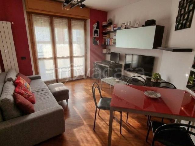 Appartamento in affitto a Milano via Luigi Pastro, 9, arredato, terrazzo, riscaldamento autonomo TrovaCasa