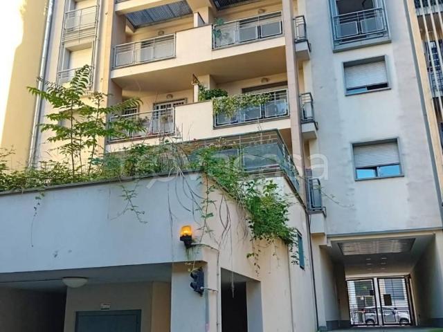 Appartamento in affitto a Milano via Luigi Varanini, terrazzo, riscaldamento autonomo, parzialmente arredato TrovaCasa