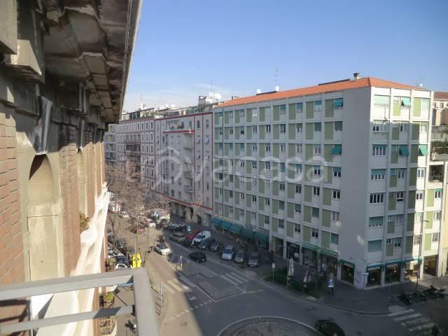 Appartamento in affitto a Milano via Luisa Battistotti Sassi, 13, arredato, doppi vetri, balcone TrovaCasa