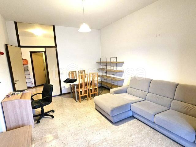 Appartamento in affitto a Milano via Molinetto di Lorenteggio, arredato, giardino, balcone TrovaCasa