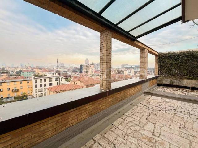 Appartamento in affitto a Milano via Molino delle Armi, non arredato/vuoto, box, terrazzo TrovaCasa