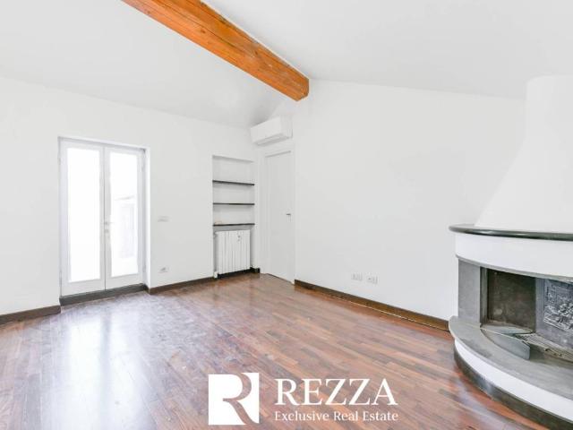 Appartamento in affitto a Milano via Montenapoleone, terrazzo, riscaldamento centralizzato, luminoso TrovaCasa