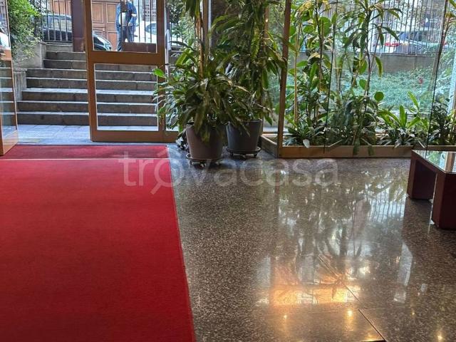 Appartamento in affitto a Milano via Macedonio Melloni, 36, arredato, aria condizionata, balcone TrovaCasa