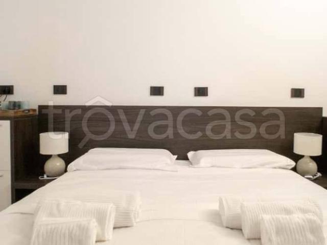 Appartamento in affitto a Milano via Madonnina, arredato, box doccia TrovaCasa