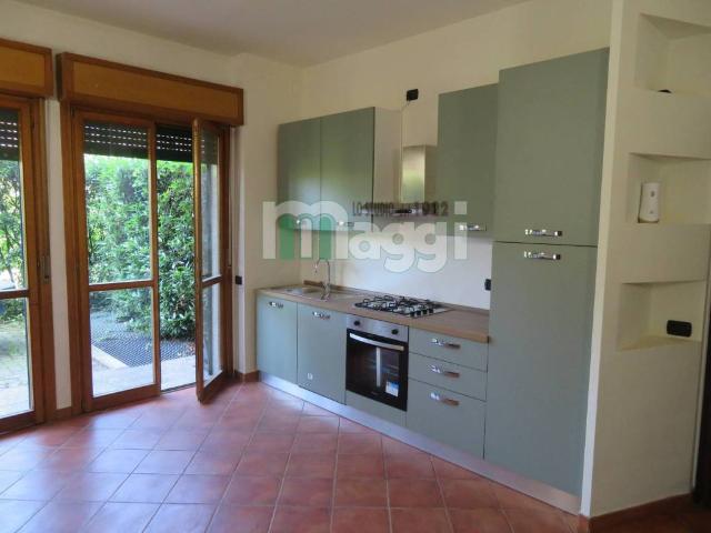 Appartamento in affitto a Milano via Manfredonia, giardino privato, box, parzialmente arredato TrovaCasa