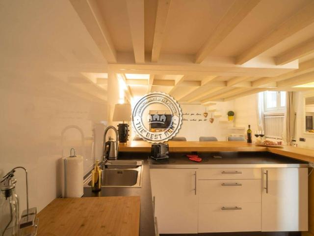 Appartamento in affitto a Milano via Mantova 10, arredato, vicino alla metro, cucina a vista TrovaCasa