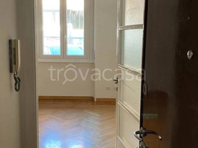 Appartamento in affitto a Milano via Marchesi De Taddei No Number, non arredato/vuoto, vicinanze negozi, cantina TrovaCasa