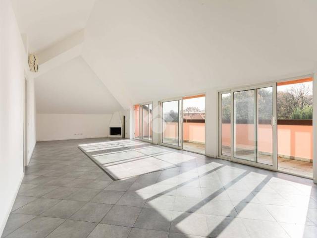 Appartamento in affitto a Milano via Marmolada, 17, giardino, box, terrazzo TrovaCasa