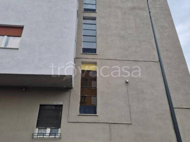 Appartamento in affitto a Milano via Marta Navarra Bernstein, 10, arredato, luminoso, balcone TrovaCasa