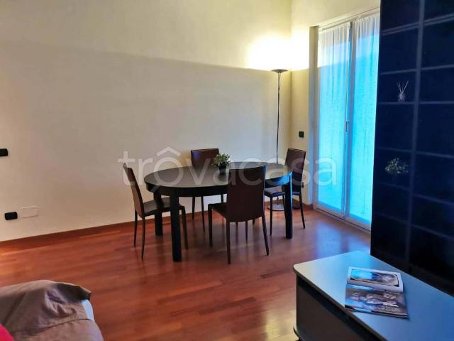 Appartamento in affitto a Milano via Meloria, arredato, studio TrovaCasa