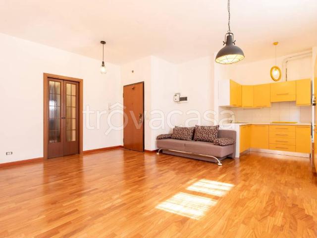 Appartamento in affitto a Milano via Meloria, terrazzo, parzialmente arredato, ascensore TrovaCasa
