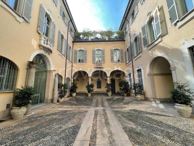 Appartamento in affitto a Milano via Nerino, libero subito, soppalco, balcone TrovaCasa