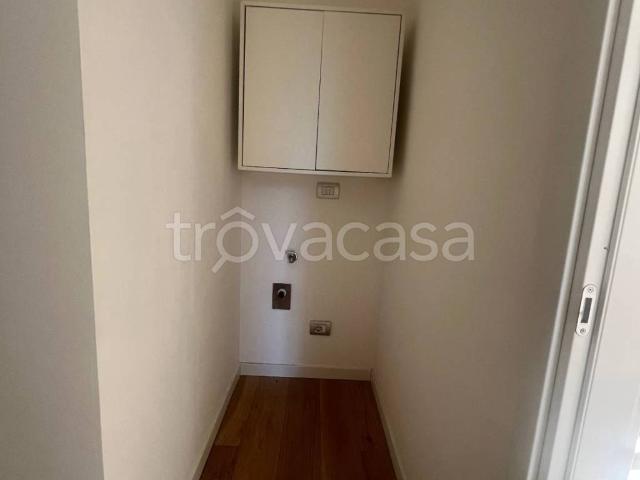 Appartamento in affitto a Milano via Solari, 6, parzialmente arredato, ascensore, libero subito TrovaCasa