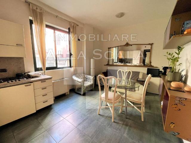 Appartamento in affitto a Milano via San Gregorio, arredato, terrazzo, parquet TrovaCasa