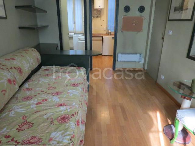 Appartamento in affitto a Milano via San Vittore, 38, riscaldamento autonomo, parzialmente arredato TrovaCasa