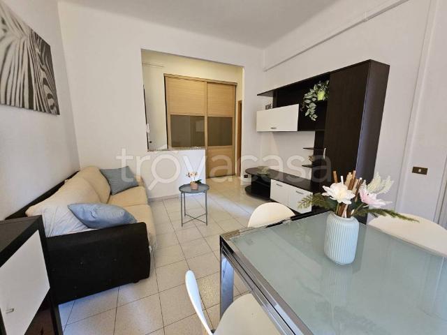 Appartamento in affitto a Milano via Santa Monica, 3, arredato, giardino condominiale, box doccia TrovaCasa