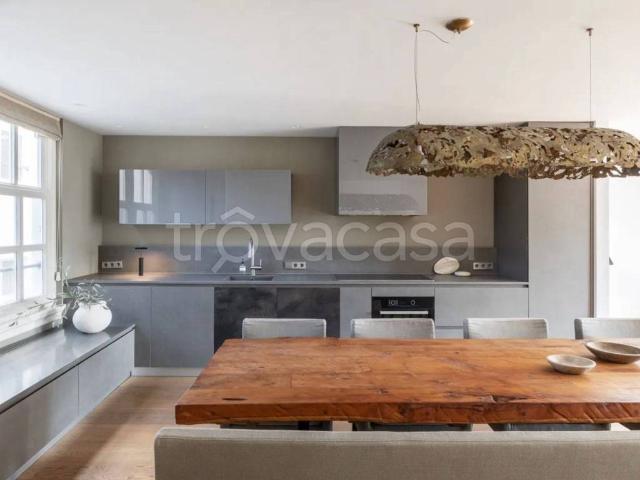 Appartamento in affitto a Milano via Santa Maria alla Porta, 6, arredato, terrazzo, centrale TrovaCasa
