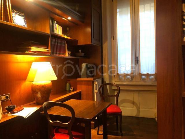 Appartamento in affitto a Milano via Sant'Agnese, 18, arredato, riscaldamento centralizzato, lavatrice TrovaCasa