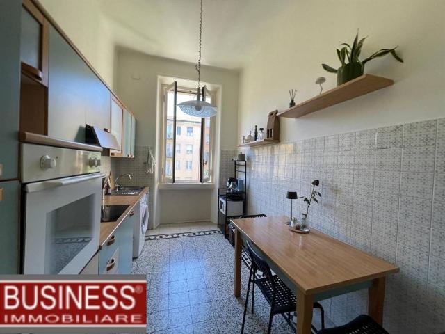 Appartamento in affitto a Milano via Seneca, 2, parzialmente arredato, vicinanze negozi, parquet TrovaCasa