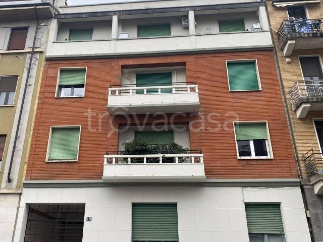 Appartamento in affitto a Milano via Simone d'Orsenigo, 15, ascensore, doppia esposizione, ultimo piano TrovaCasa