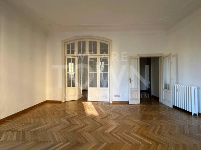 Appartamento in affitto a Milano via Spartaco 38, immobile di prestigio, cucina abitabile, studio TrovaCasa