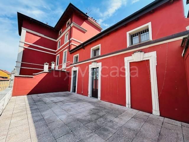 Appartamento in affitto a Milano via Spartaco, 38, terrazzo, ascensore, doppia esposizione TrovaCasa