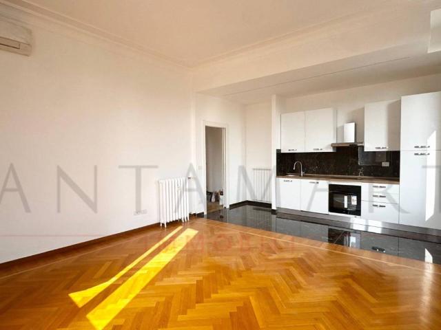 Appartamento in affitto a Milano via Spartaco, balcone, cucina a vista, doppi servizi TrovaCasa