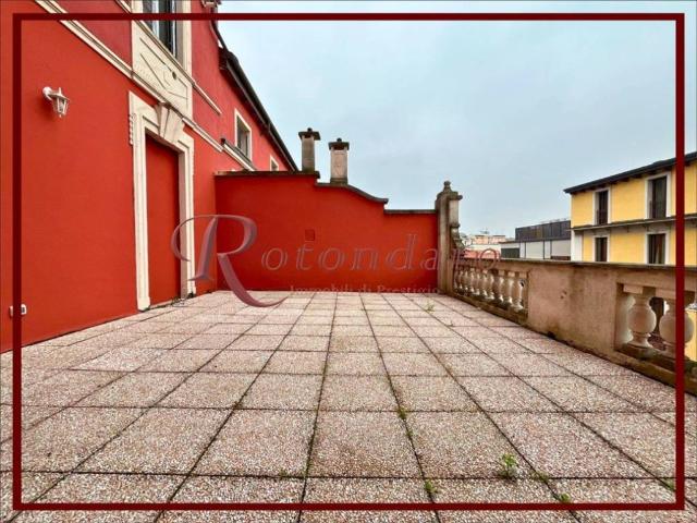 Appartamento in affitto a Milano via Spartaco, terrazzo, parzialmente arredato, ascensore TrovaCasa