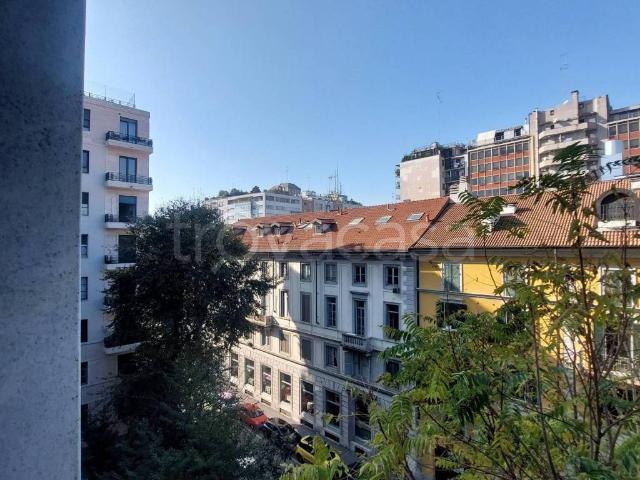 Appartamento in affitto a Milano via Panfilo Castaldi, 8, non arredato/vuoto, doppia esposizione, parquet TrovaCasa