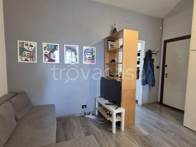 Appartamento in affitto a Milano via Pannonia, arredato, ascensore, doppia esposizione TrovaCasa
