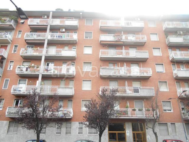 Appartamento in affitto a Milano via Pasquale Fornari, 48, arredato, doppia esposizione, cantina TrovaCasa