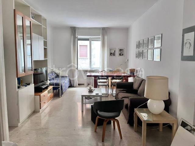 Appartamento in affitto a Milano via Piacenza, arredato, ascensore, doppia esposizione TrovaCasa