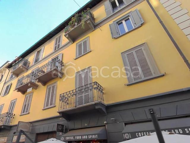 Appartamento in affitto a Milano via Piero della Francesca, 34, arredato, vicinanze negozi, senza ascensore TrovaCasa