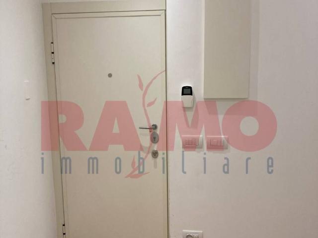 Appartamento in affitto a Milano via Piero della Francesca, 54, ascensore, doppia esposizione, libero subito TrovaCasa