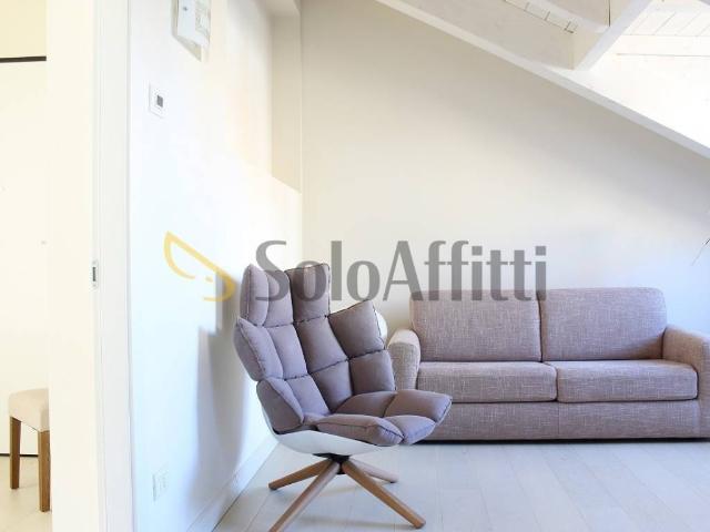 Appartamento in affitto a Milano via Pietro Calvi, arredato, ascensore, doppia esposizione TrovaCasa