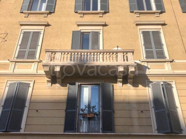 Appartamento in affitto a Milano via Pietro Giannone, arredato, balcone, cucina abitabile TrovaCasa
