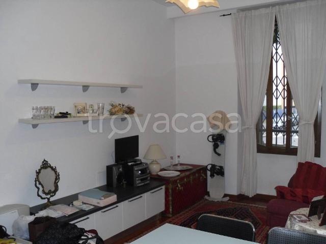 Appartamento in affitto a Milano via Principe Eugenio 48, arredato, lavanderia, cucina a vista TrovaCasa