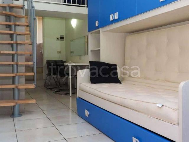 Appartamento in affitto a Milano via Privata Ugo Tommei, arredato, studio TrovaCasa