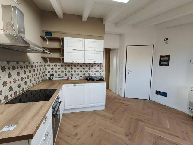 Appartamento in affitto a Milano via Privata Carlo Innocenzo Frugoni, 30, arredato, terrazzo, luminoso TrovaCasa