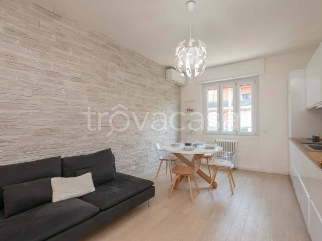 Appartamento in affitto a Milano via Privata Don Bartolomeo Grazioli, arredato, balcone, cucina a vista TrovaCasa