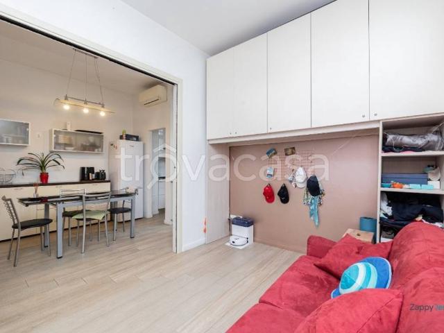 Appartamento in affitto a Milano via Privata Fonzaso, 7, non arredato/vuoto, terrazzo, lavatrice TrovaCasa