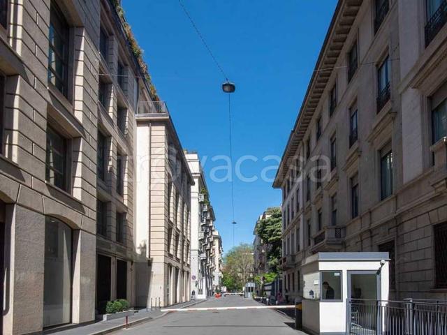 Appartamento in affitto a Milano via Privata Fratelli Gabba, parzialmente arredato, lavanderia, cucina abitabile TrovaCasa