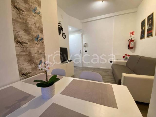 Appartamento in affitto a Milano via Privata Pomezia, arredato, ascensore, centrale TrovaCasa