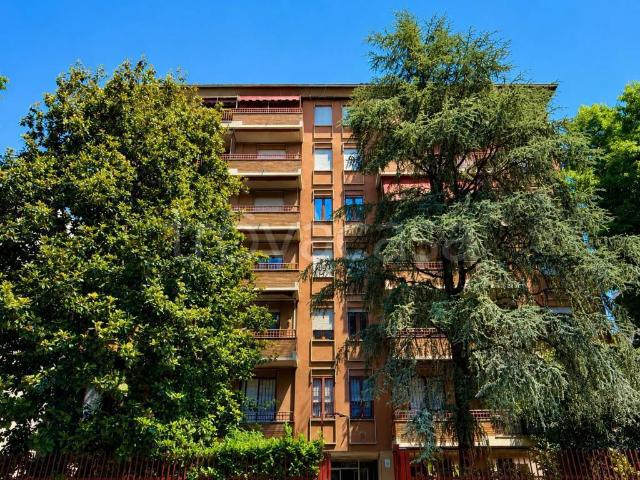 Appartamento in affitto a Milano via Rodolfo Farneti, 5, box, immobile di prestigio, parzialmente arredato TrovaCasa