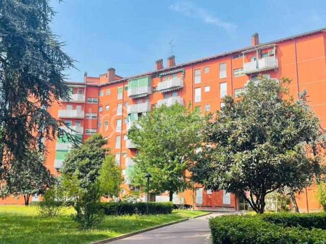 Appartamento in affitto a Milano via Romualdo Bonfadini, 94, arredato, giardino condominiale, balcone TrovaCasa